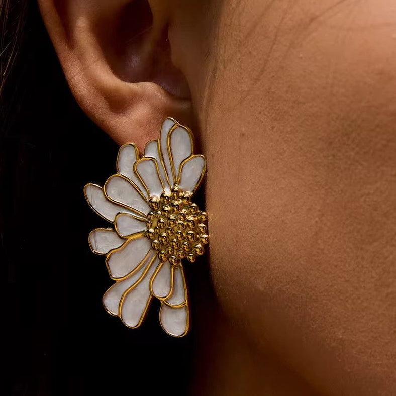 Flora Edge Earring