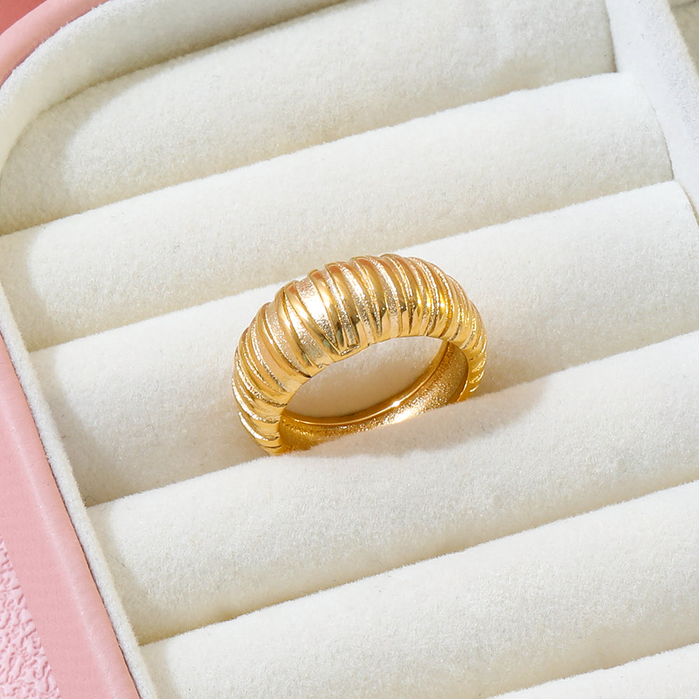 Ribbed Dome Ring