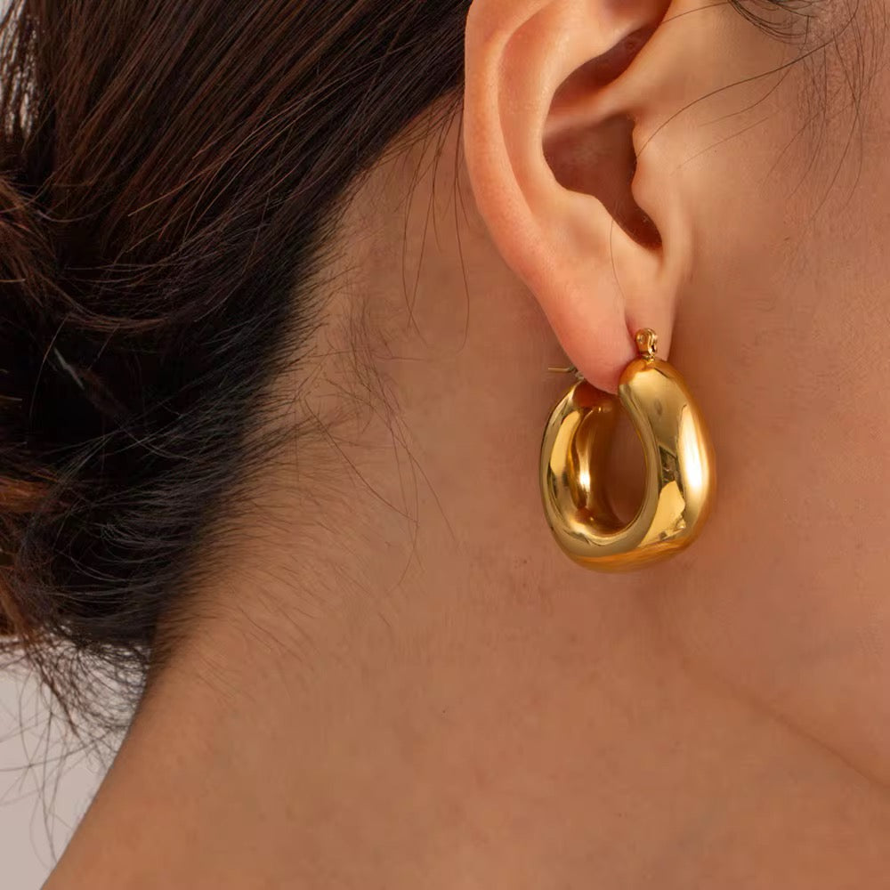 Carmelia Hoop Earrings